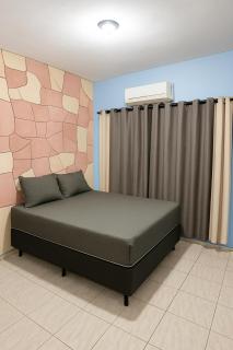 Air conditioning, TV and free parking - Bathroom - 9