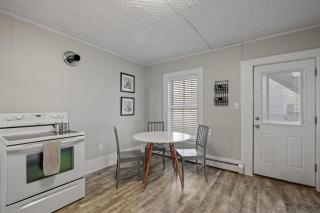 Perfect Size For Short & Mid Term Stays - 5