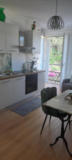 Studio Sophie dispo dès le 14 juin jusqu'au 21 août et novembre 50m des cures avec son coin nuit cosy petit balcon vue dégagée wifi place parking ascenseur - 8