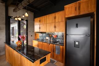 Lake-Front Luxury Villa - 3