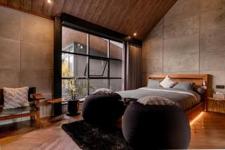 Lake-Front Luxury Villa - 2