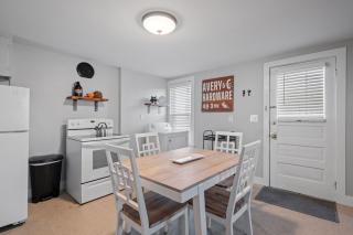 Bright Modern Open Layout 2nd Flr Short to MidTerm - 1