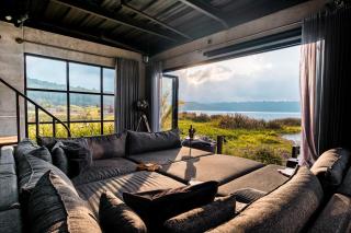 Lake-Front Luxury Villa - 6