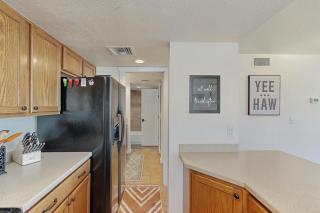 1 BR Condo in Tucson, Mountain Views - 3