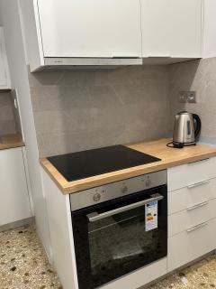 Modern stay-10 mins from the city center- 5 mins from the beach - 6