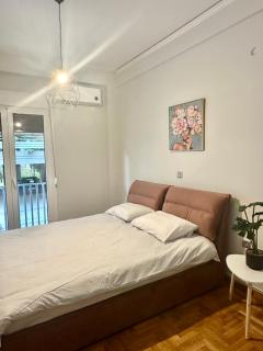 Modern stay-10 mins from the city center- 5 mins from the beach - 4