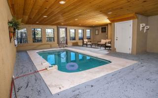 Splash N Sunrise Theatre - Private Pool, Gorgeous Mtn Views, Theater Room, Pool Table + Hot Tub! - 2