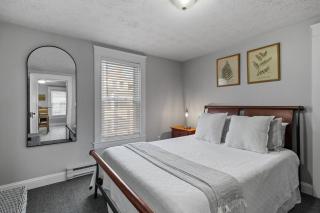 Cozy & Warm 2nd Flr Mid Term Rental - 2