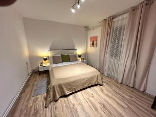 Black and Ginger Residence - 8