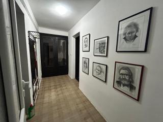 Black and Ginger Residence - 1