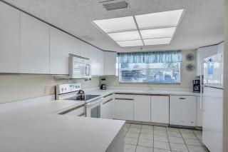 Hamilton House 205 - 3