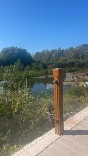 Luxury mini lodge with lakeside views - 0