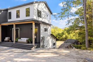 Le Petit Flat - 2 Bed 1 Bath One Level Apartment - 6