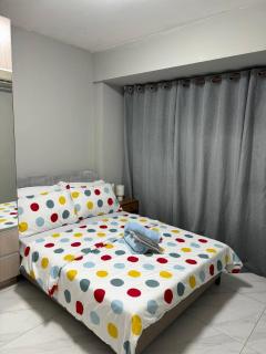 Monarch Parksuites staycation near Moa IKEA Solaire - 3