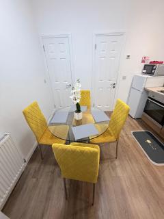 Apartment 3- 216 high Street - 3