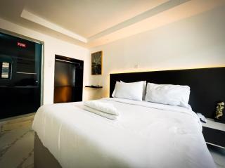 Luxe Apartments Surulere - 1