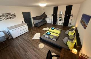 Homefeld Suite - Elegante und moderne Ferienwohnung zentral in Hünfeld bei Fulda mit Küche, kostenlosem Parkplatz und WLAN - 9