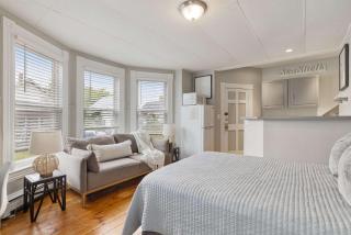 Sleek & Bright 1st Flr Studio Short -Midterm Stays - Manchester - 7