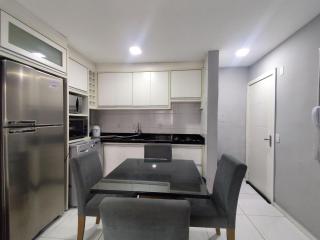 Aptos em prédio a 500m da Praia de Canasvieiras - GALs - 2