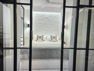 Boutique apt& sea view - 1