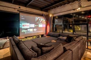 Lake-Front Luxury Villa - 5