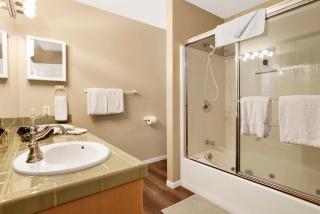 Castle Glen Gem #2220 - 2