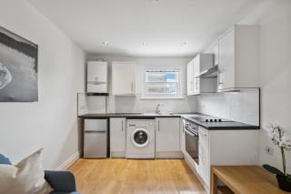 Modern 1-Bed Flat Steps To Brixton Tube - 4