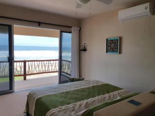 New Beachfront Villa in Playa Blanca - 6