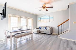 Entire House - Spacious 3 Bedroom on the Island - 5