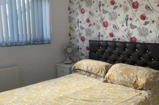 2 Bed Chalet Sleeps 6 - Pets Near Beach Parking - 9