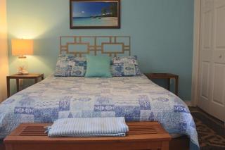 Caribbean Blue steps from the beach Pool view Family friendly - 4