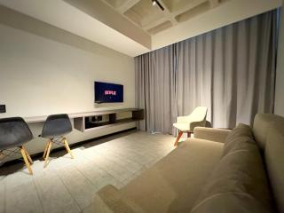 TL 207 - Apt completo com varanda no centro - 4