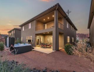 105| Waterpark in St George with Hot Tub and Views - 6