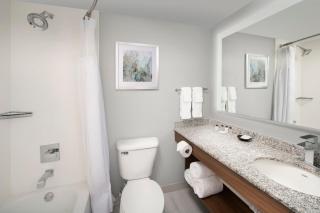 Crowne Plaza San Antonio Airport by IHG - 9