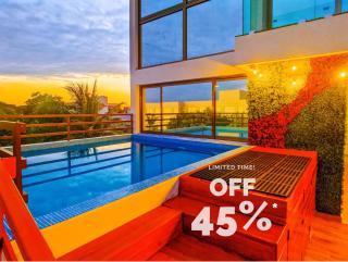 Romantic Playa Escape I 500m Award-Winning Beach I King Bed I AC Pool Gym WiFi 404 - 0