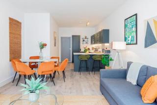 Elegant 2 Beds, 2 Baths Flat with Private Terrace, High-End Finishes and Chic Furnishings - 6