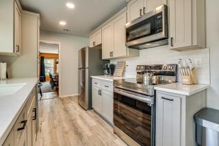 Mini Golf, Arcade and Fire Pit! San Antonio Home - 3