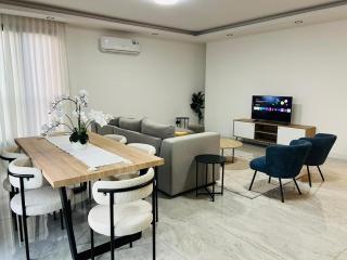 Wanderlust Executive Stay - 0