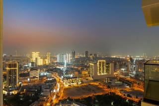 Cozy 1 Bedroom in JVC with Stunning City Views - 4
