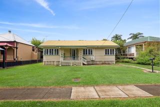 Spacious 3-Bed Home in Morningside with Backyard - 5