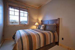 Palisades Lodge Suite 206 - 3