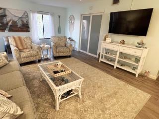 Relax at Tamarind – 2BR End Unit by Beach & Bay - 4