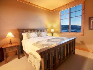 Palisades Lodge Suite 207 - 5