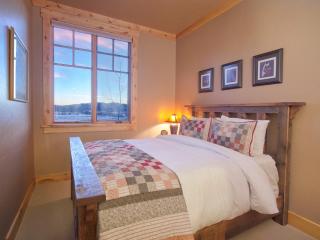 Palisades Lodge Suite 207 - 3