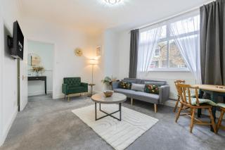 Spacious 2 Bed - Tower Bridge - Free Parking - SE1 - 0