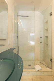 Contra House -Luxury Home With Pool - 4