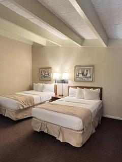 Windjammer Lodge - 5