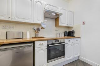 Spacious 2 Bed - Tower Bridge - Free Parking - SE1 - 3