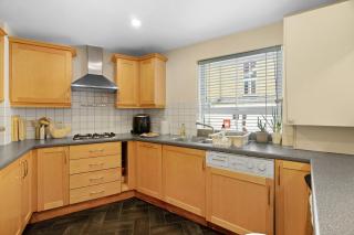 Homestay near Tower Bridge for couples & girls - 1