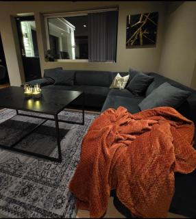 Aurora View Apartment - FREE Parking & Near Attractions - Winter Offer Now! - 1